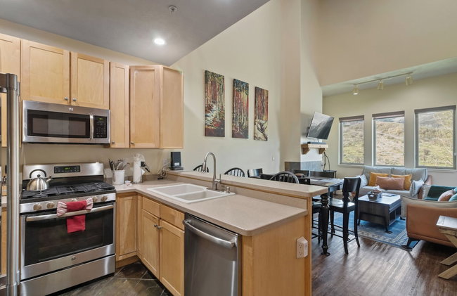 Crestview Condominiums by All Seasons Resort Lodging - Photo 119
