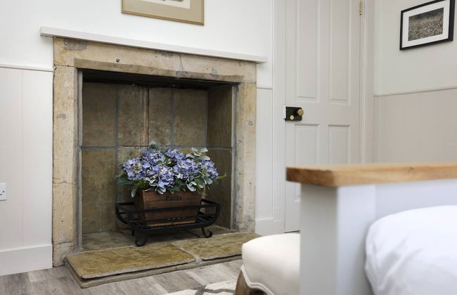 JOIVY Stunning 3 Bed Lodge With Gardens At Gilmerton House - Photo 32