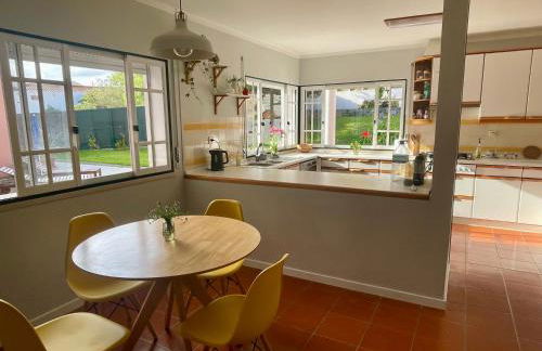 Sunny Villa Minutes from the Beach - Foto 15