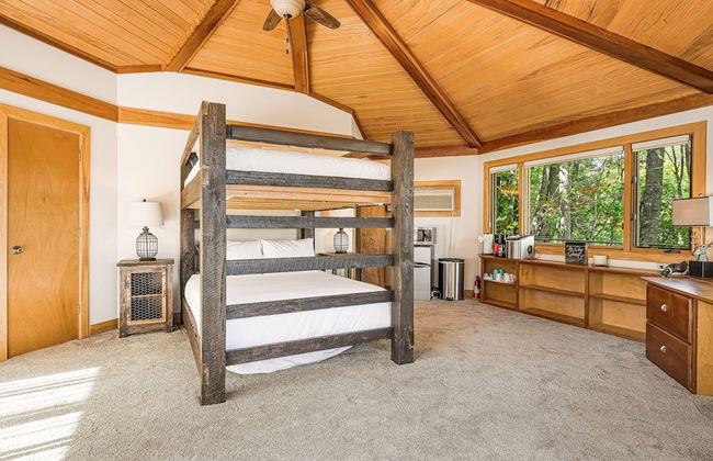 Cabin in the Sky by Avantstay Deck w Views - Foto 35