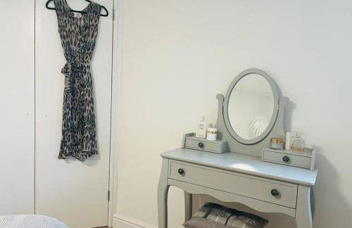 Chelston Grange Torquay Near the Beach with Private Garden & Parking - Foto 13