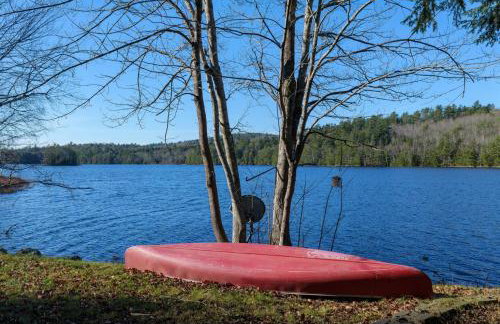 Lake Front-Maine Themed-Soaking Tub-Fire Pit-Kayak - Foto 4