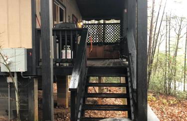 Mountain-top Cabin Get-away with Hot tub and a View - Foto 13