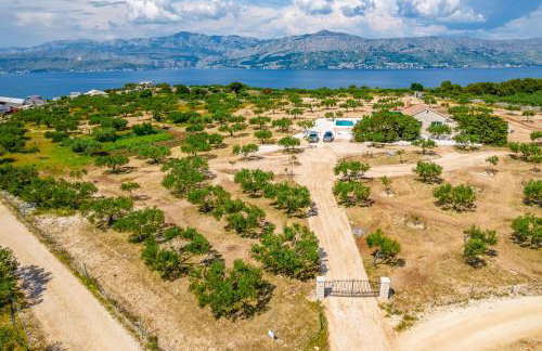 Secluded vacation house Bračuta with swimming pool - Foto 129