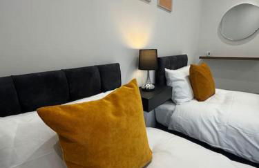 The Upper Tooting Beauty - 2bed Ground Floor Flat - Photo 7