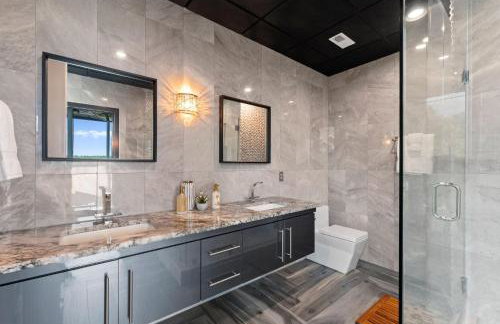 The Glass Mansion w/Optional Boat Rental - Foto 42