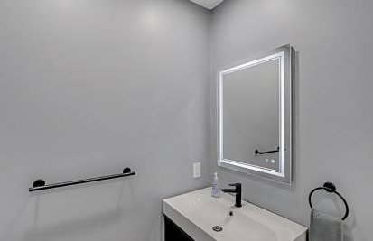 Peaceful Pocono Home with Hot Tub, gym, & office - Foto 25