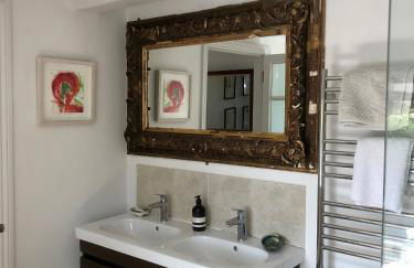 The Cricketers House - Photo 21