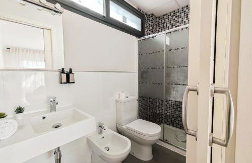 AZZ Sevilla Torre de la Plata Apartamentos - Photo 140