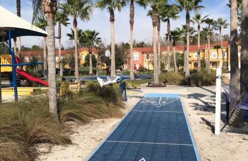 Disney Dream with Hot Tub, Pool, Xbox, Games Room, Lakeview, 10 min to Disney, Clubhouse - Foto 60