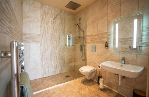 Lavender Lodge 1BR with Hot Tub near Black Mountain - Foto 18