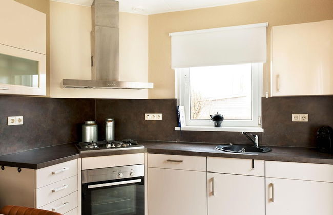 Bungalow in Friesland With Private Spa & Sloop - Foto 6