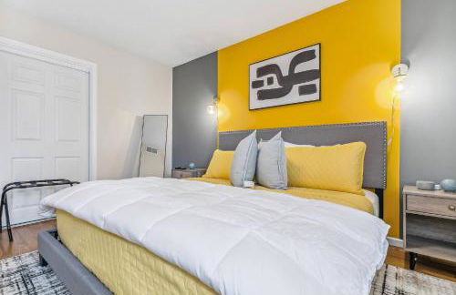 Kings, 75" TV & Backyard Fun - NearWesley - Foto 6