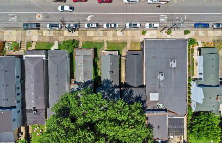 Unique Black Home in the Heart of Shelby Park - Foto 78