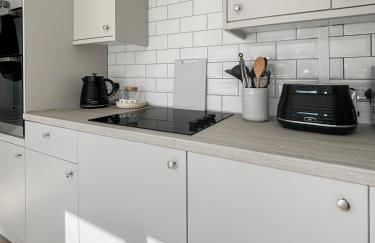 Amaya One -3 bedroom townhouse - with garden - close to town centre - sleeps 7 - Free Gym Access - Foto 1