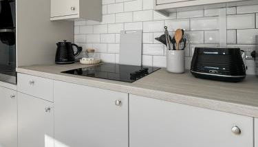 Amaya One -3 bedroom townhouse - with garden - close to town centre - sleeps 7 - Free Gym Access - Foto 1, stove, dishwasher, toaster