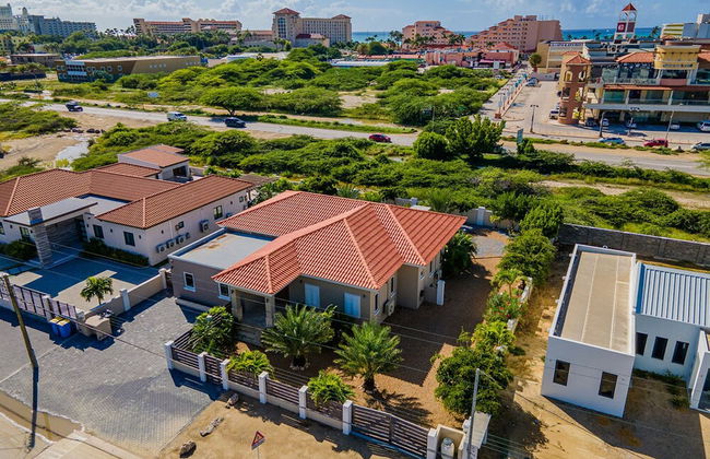 Amazing 4BR 3BA Villa Palm Beach w NEW Pool - Foto 38