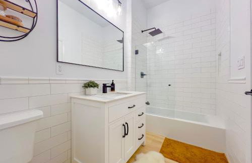 Modern 3BR Oasis Free Parking - Foto 31