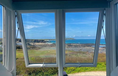 The Moorings - Just a few metres from the sea! - Photo 6