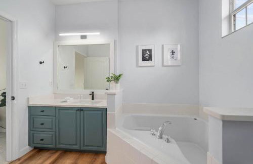 Townhome w heated pool & game room - Foto 8