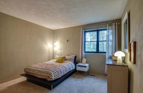 Large Home with Game Room, 4 Mi to Mississippi River - Foto 15