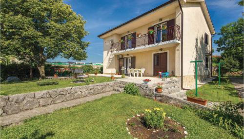 3 Bedroom Cozy Apartment In Viskovo - Foto 2