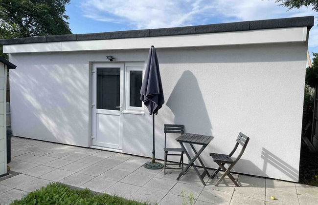 Remarkable 1-bed Outhouse Studio in Dagenham - Photo 1