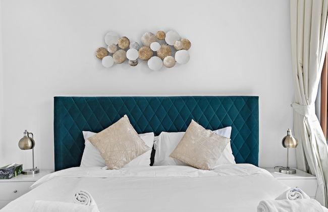 WelHome - Urban Serenity, Zahra Breeze 2 Bedroom Retreat - Photo 9