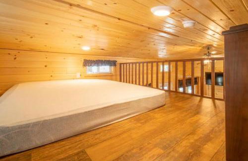 The Bear Den Cabin #12 at Blue Spruce RV Park & Cabins - Foto 10