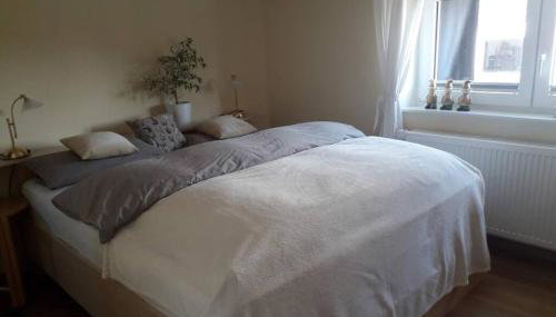 Geschmackvoll eingerichtetes Haus - Foto 3