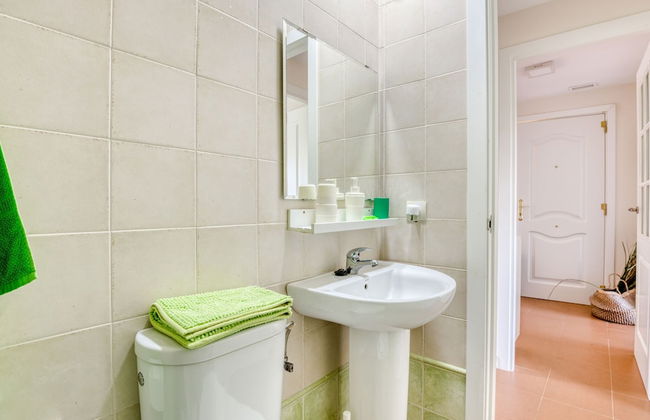 Serene Holiday Home in Huelva With Balcony - Foto 22