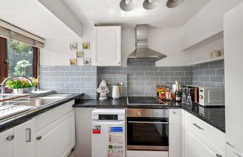 Radiant Retreat Datchet-12 mins to Heathrow close to Windsor ,Legoland, Eton and Slough - Foto 6