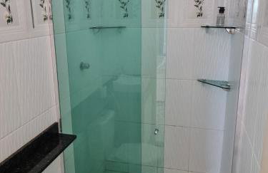 Casa espaçosa, Mobiliada e bem localizada - Foto 7