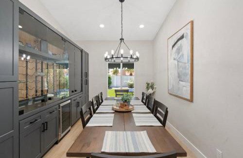 Modern Escape with Pool Ping Pong & Putting Green - Foto 4