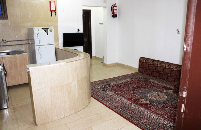 Al Eairy Furnished Apartments Qassim 4 - Photo 26
