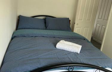 Charming Two-Bedroom Retreat-Garden Oasis Near Central London & Transport Links - Foto 23