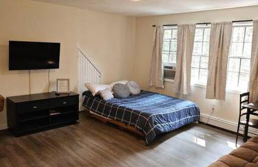 Adorable 1 bedroom with off-street parking - Foto 3