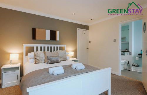 "The Penthouse Newquay" by Greenstay Serviced Accommodation - Spacious 3 Bed 3 Bath Apt with Sea Views, Sun Terrace & Private Parking - Perfect For Families, Small Groups & Business Travellers - 5 Mins To Beaches, Shops & Restaurants - Dog Friendly - Foto 52