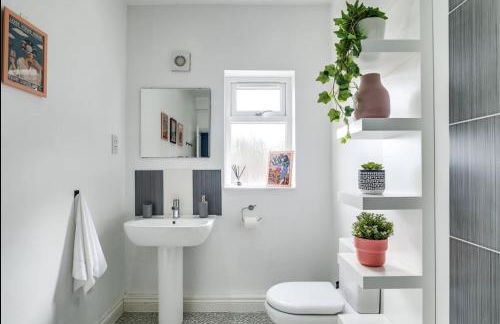 4 Bedroom Stylish House in Central Redditch - Foto 20