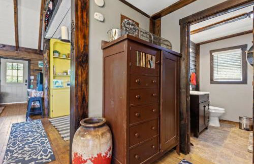 Knotty By Nature- Pet Friendly, Firepit, 150 Acres - Foto 16