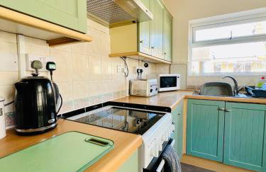 4-Bedroom House 5 mins to Beach & Parking - Foto 67