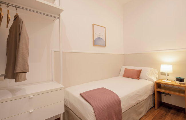 Aspasios Market Balconies - Photo 4