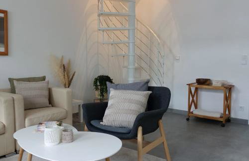 Stilvolle zwei Etagenwohnung, Parkplatz - Foto 16