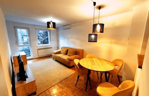 Apartment at tram station - Foto 1