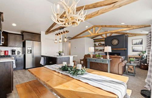 Modern Cabin Vibes, Vaulted ceilings, Sleeps 8! - Foto 2