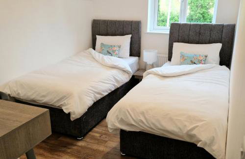 2 Bed cottage-Sleeps 4-Private Garden-Parking - Foto 10