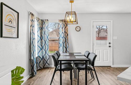 Modern, family friendly home w garage, huge yard! - Foto 13