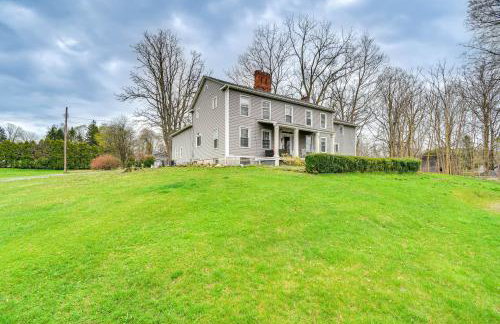 Lakefront Cayuga Retreat with Private Deck and Hot Tub - Foto 41