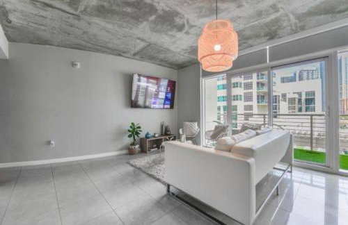 Amazing Condo with Pool at Midblock Miami - Foto 17