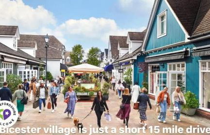 Spacious and stylish with games room, huge garden, peaceful surroundings - Foto 33